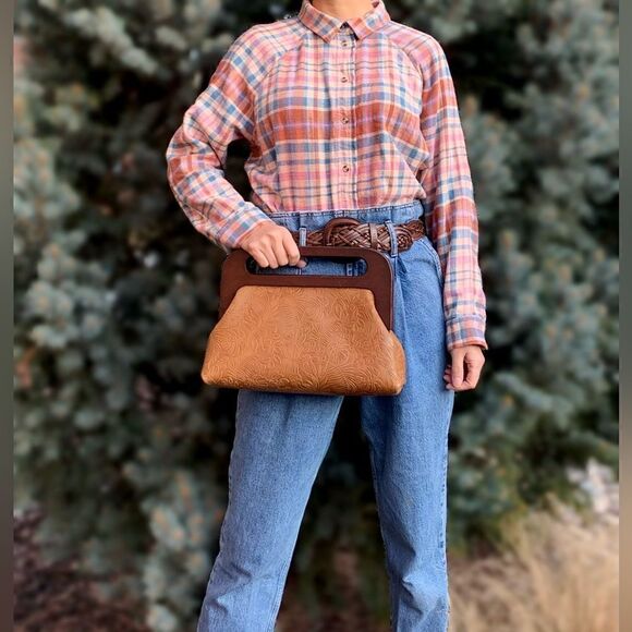 Handmade Genuine Leather Embossed Leaves Large Wood Frame Bag/Crossbody - Picture 8 of 16